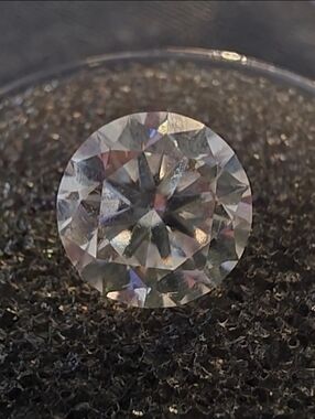 Genuine Colorless Moissanite 1.8ct 8mm Round Brilliant Sparkle Diamond Alt